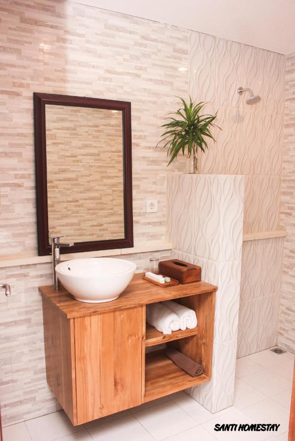 Santi Homestay Canggu Buitenkant foto