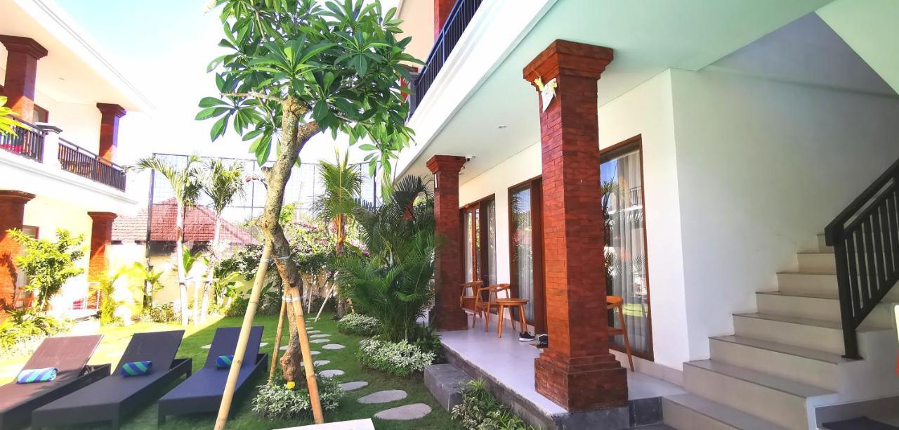 Santi Homestay Canggu Buitenkant foto