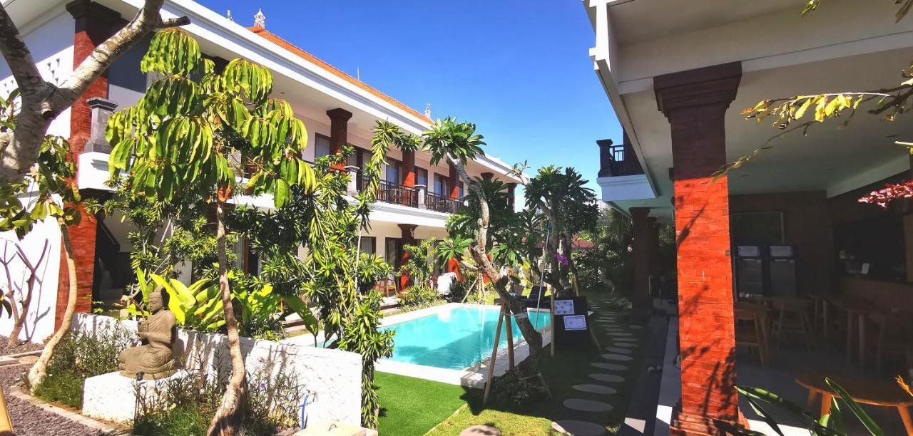 Santi Homestay Canggu Buitenkant foto