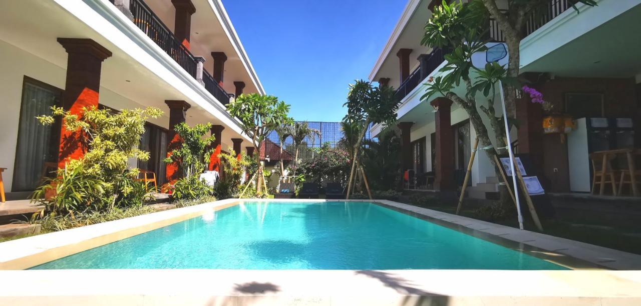 Santi Homestay Canggu Buitenkant foto