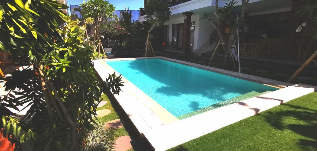 Santi Homestay Canggu Buitenkant foto