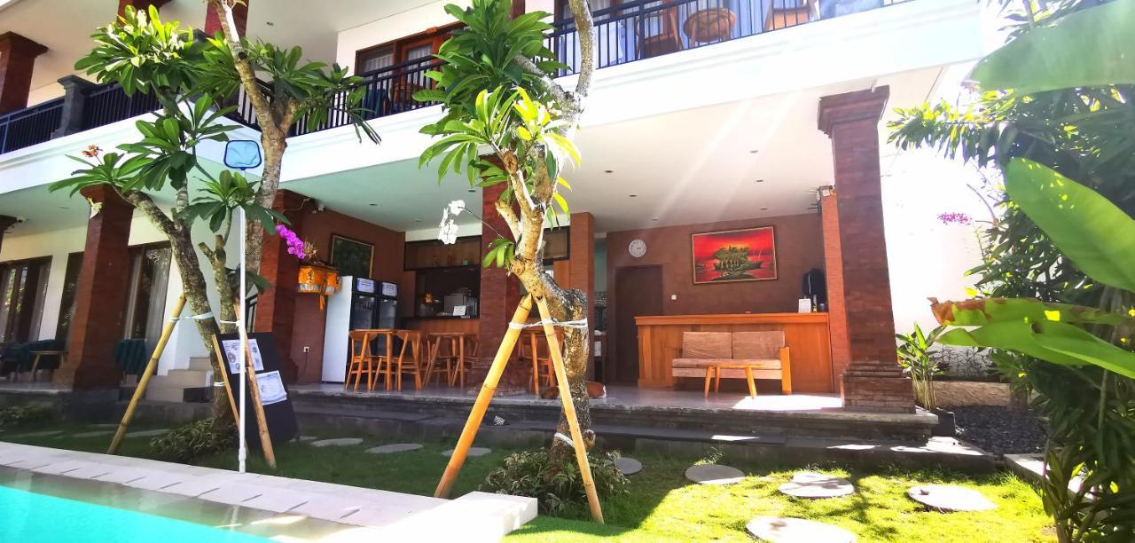 Santi Homestay Canggu Buitenkant foto