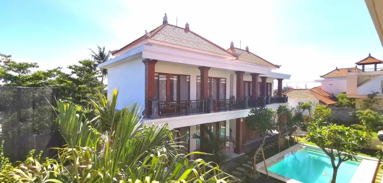 Santi Homestay Canggu Buitenkant foto